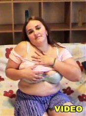 Teen plumper shows her fuzzy pink in front of cam