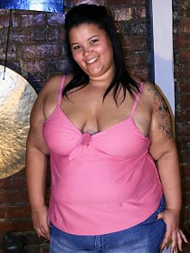 Sexy bwb shelsea giving a gong!