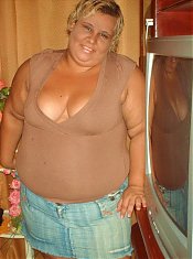 Plump Wives - Exclusive Amateur BBW pics